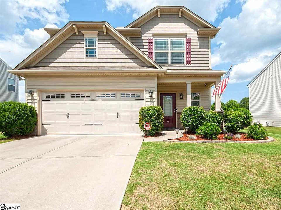1st image of 10 Chapel Hill Ln
