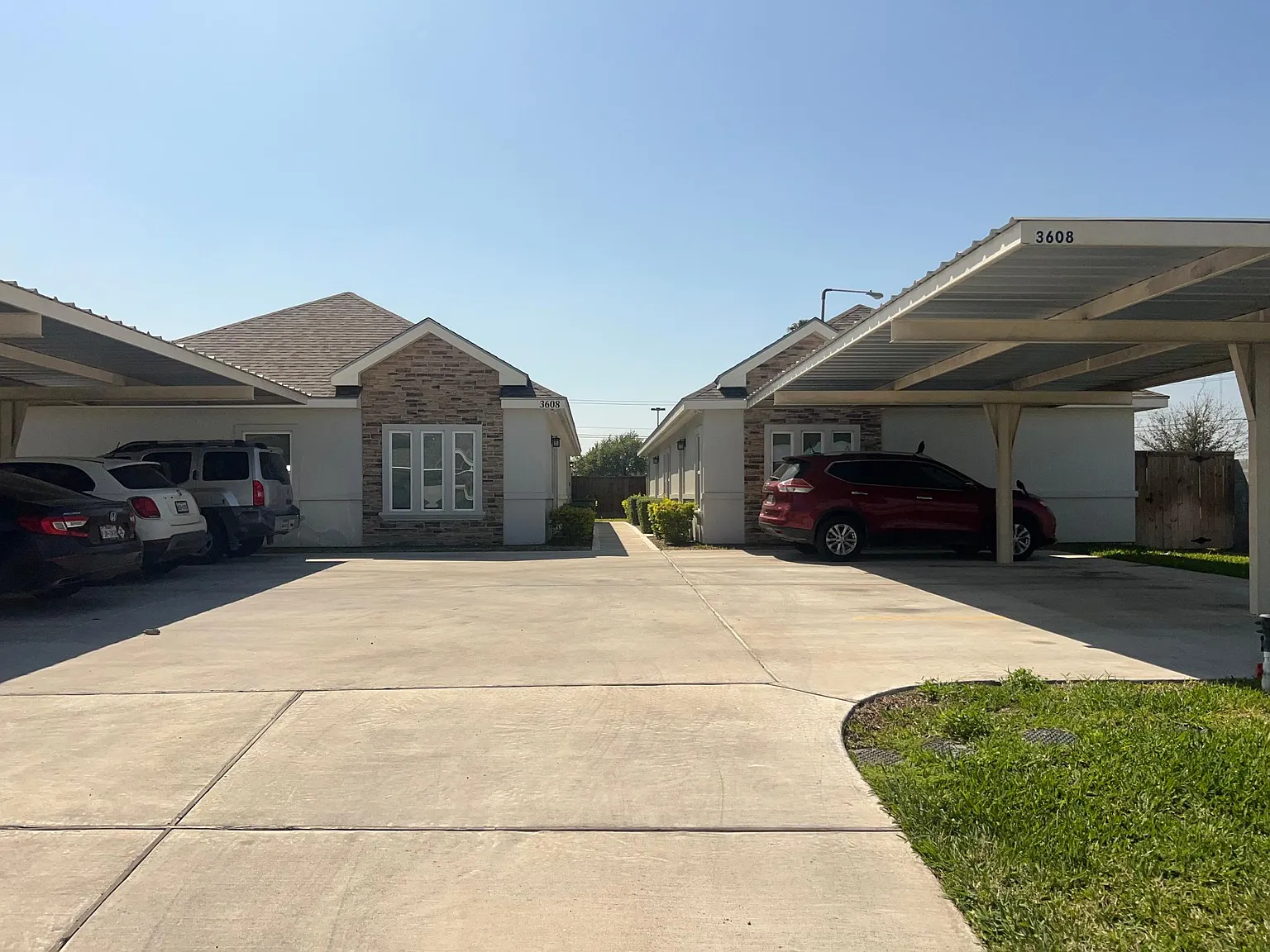 3608 Hawthorne Ave — Photo 1
