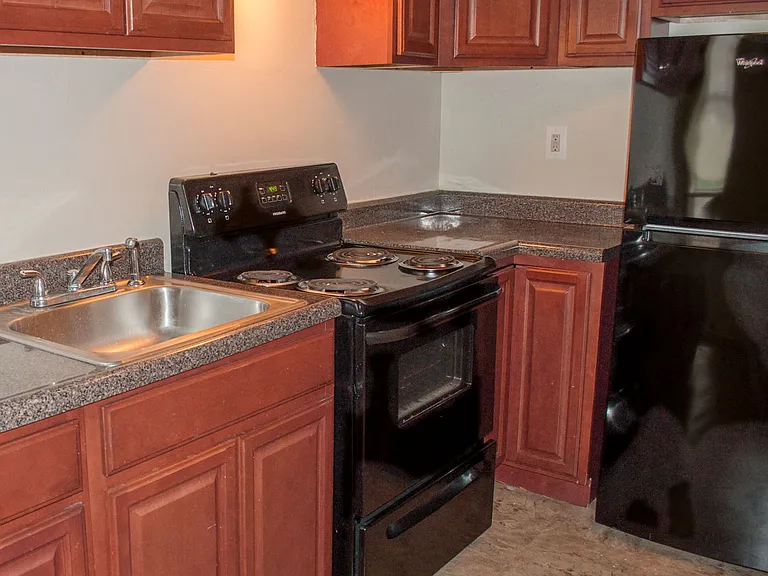 Virginia Arms Apartments — Photo 46
