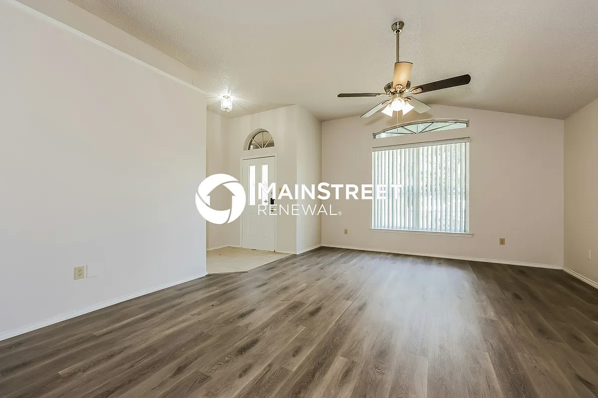 Living Room - 10909 Hornby St