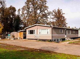 935 N 16th St, Cottage Grove, OR 97424