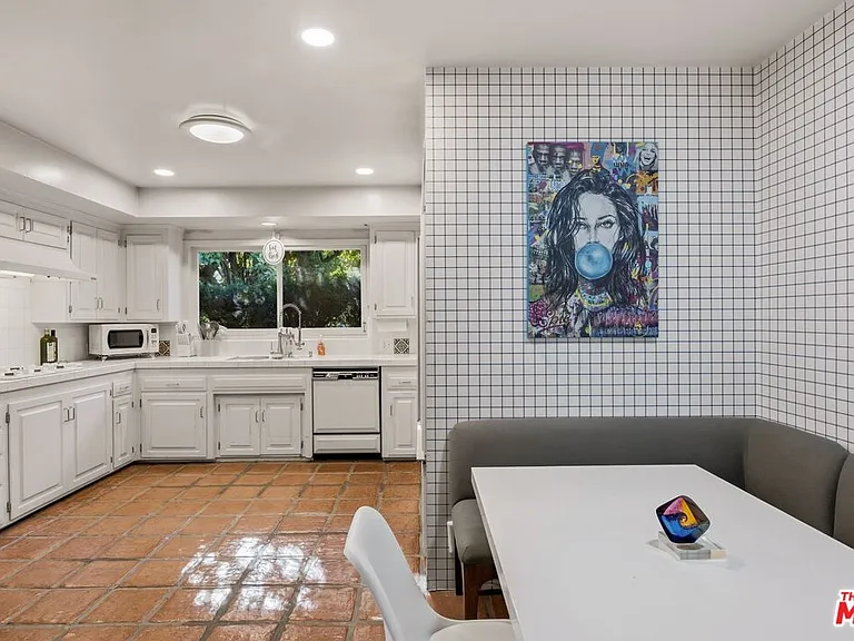 1133 Somera Rd — Photo 13