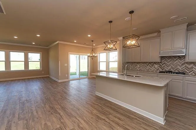 2310 Ditton Ct — Photo 7