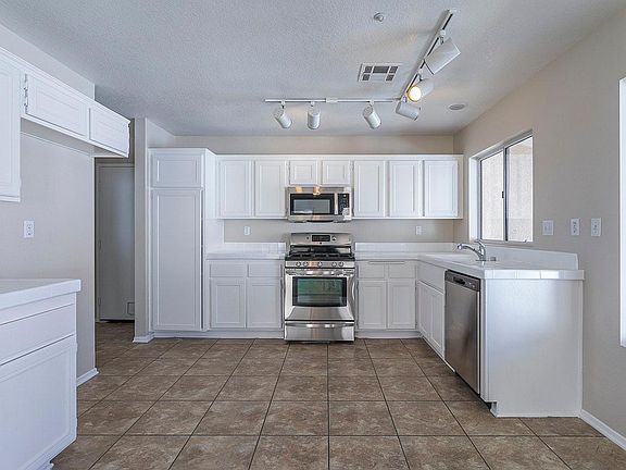 2nd image of 2148 Shakespeare Ct