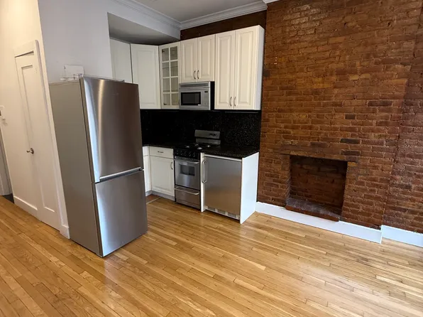 128 East 83rd Street image 1 of 8