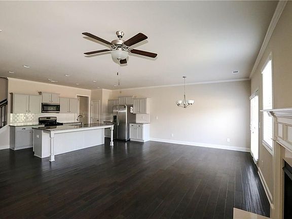 3rd image of 1915 Wheylon Dr