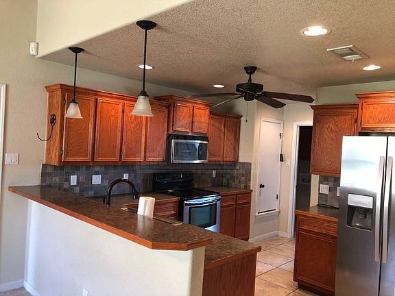 3rd image of 1903 Walker Place Blvd
