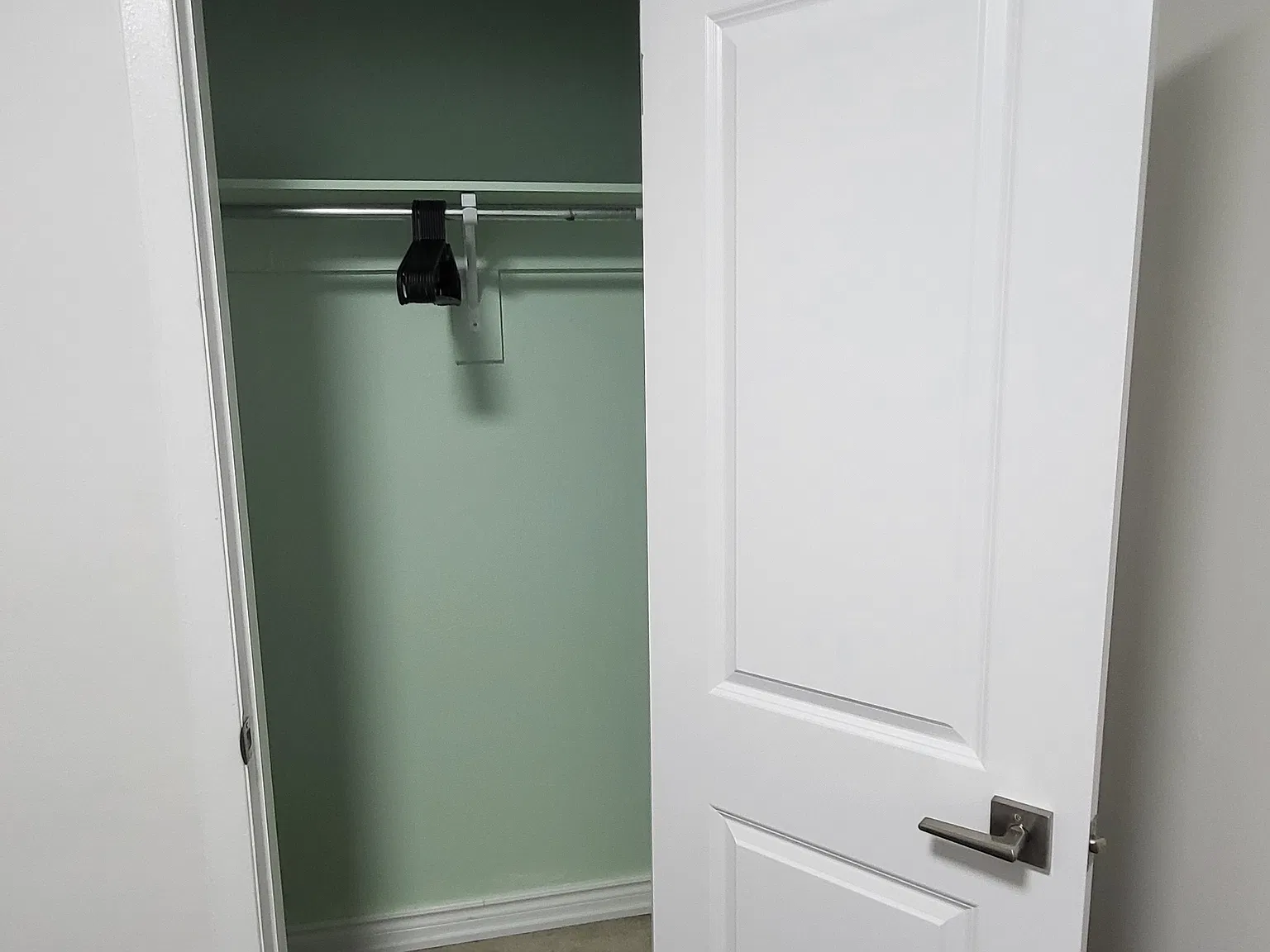 1 bed, $830 — Photo 2