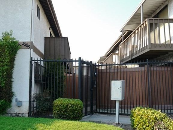 3rd image of 3223 Marine Ave