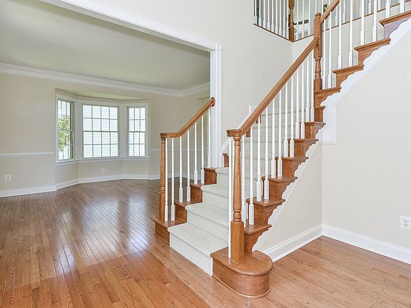 4th image of 15064 Gaines Mill Cir
