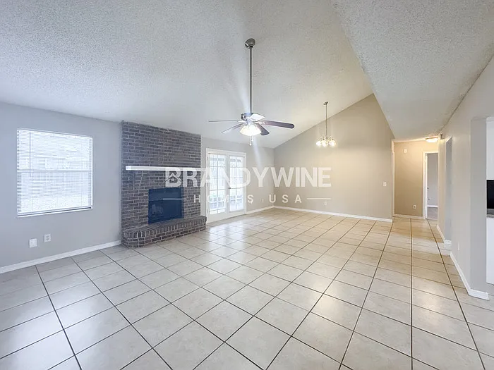 8236 Weybridge Dr — Photo 2