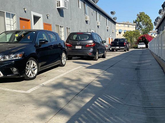 4th image of 3410-3418 Drew St