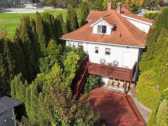 4th image of 1295 Santa Rosa Ave
