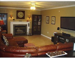 2nd image of 3356 Lenox Dr