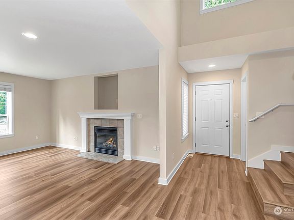 2nd image of 6419 6421 54th Avenue NW