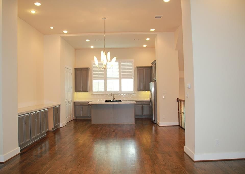 1st image of 4721 Banning Dr APT E
