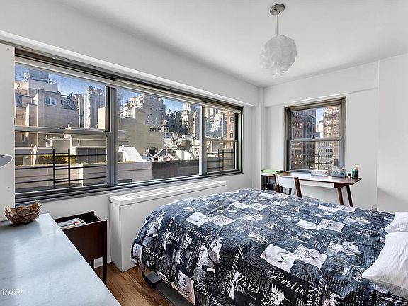 4th image of 27 E 65th St APT 8C