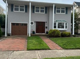 260 W Olive St, Long Beach, NY 11561