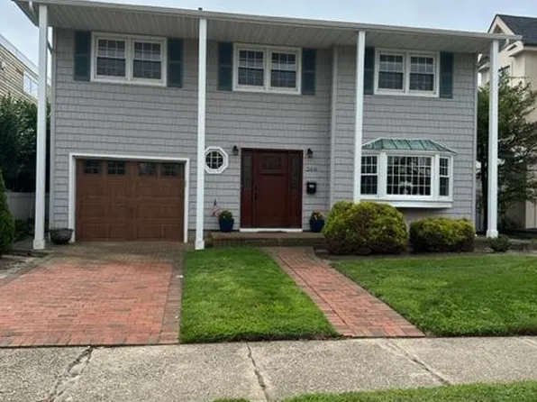 260 W Olive St, Long Beach, NY 11561