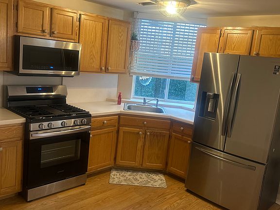 4th image of 218 Holten Ave Floor 1