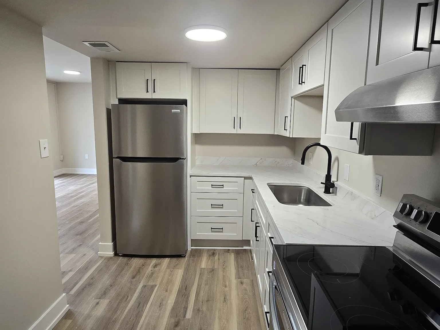 2 bed, 926 sqft, $1,475 — Photo 2