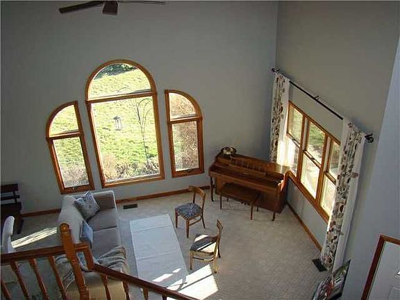 4th image of 3589 Meadowlark Ln