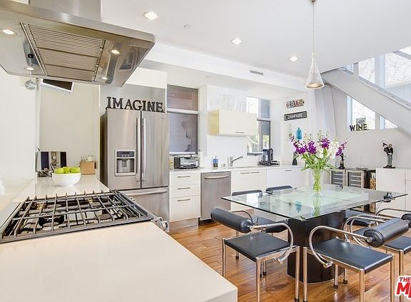 2nd image of 1140 N Formosa Ave #1