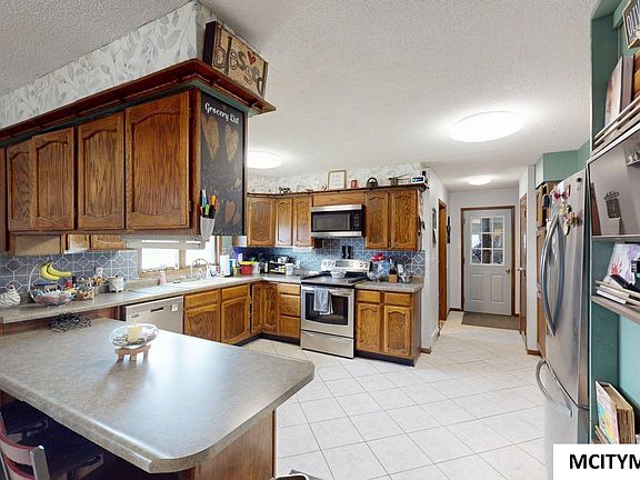 2nd image of 10910 Ulmus Ave