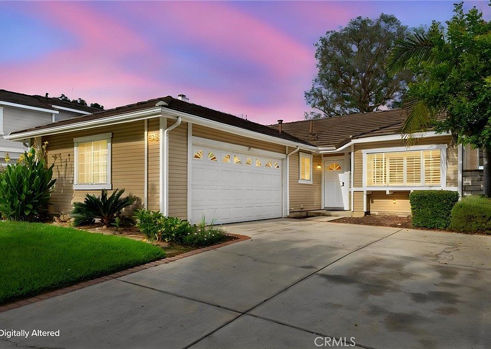 1st image of 895 Arbor Cir