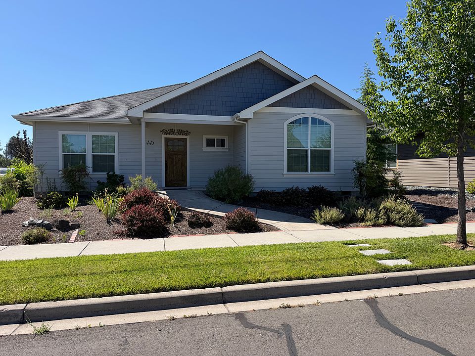 1st image of 445 Eagle Rock Dr