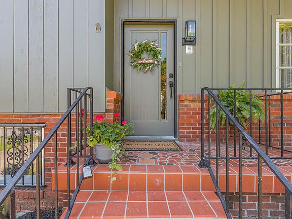 2nd image of 5016 Mimosa Cir