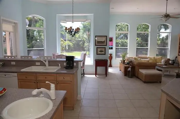373 Peregrine Dr — Photo 9