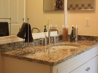 1823 Avalon Dr, Hull, MA 02045