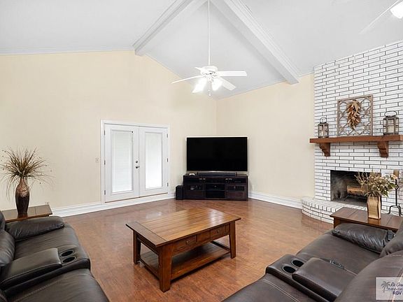 2nd image of 124 Resaca Shores Blvd