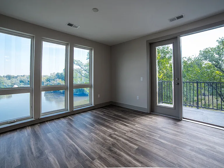River House — Photo 10