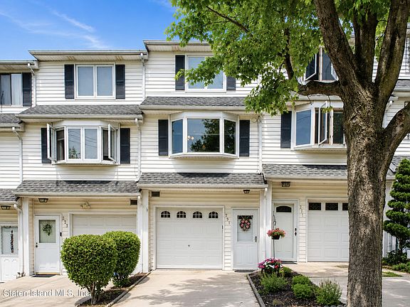 3rd image of 291 Bartlett Ave