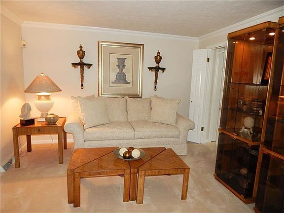 4th image of 431 Bayhill Dr