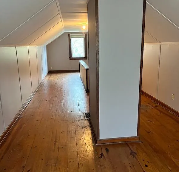 1036 Kelton Ave — Photo 15