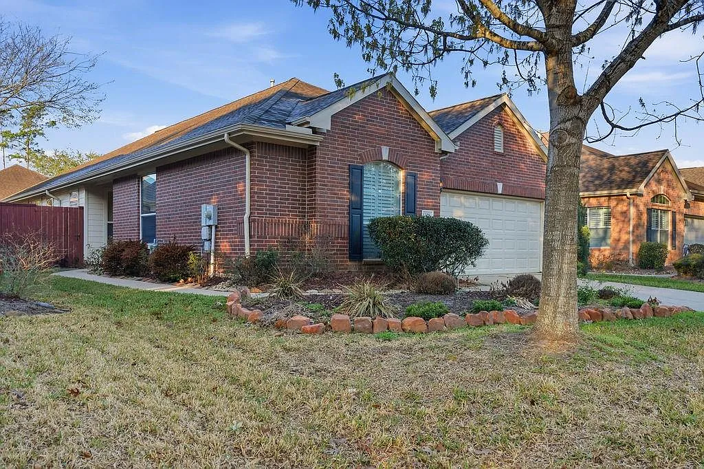 3 bed, 2.0 bath, 2115 sqft, $3,000 — Photo 1