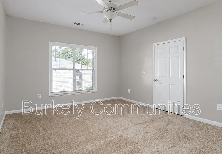 104 Thornton Ct #E — Photo 24