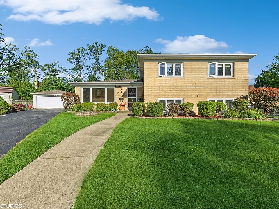1st image of 7136 176th St