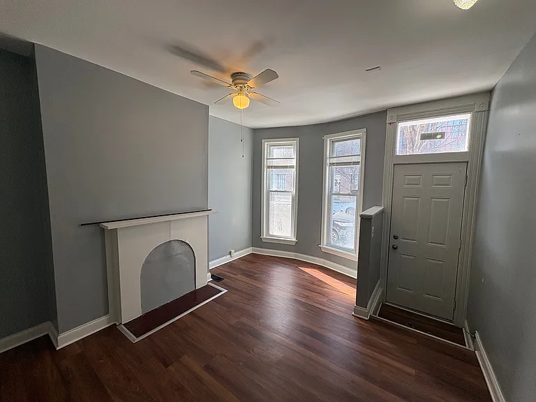 1521 Barclay St — Photo 4