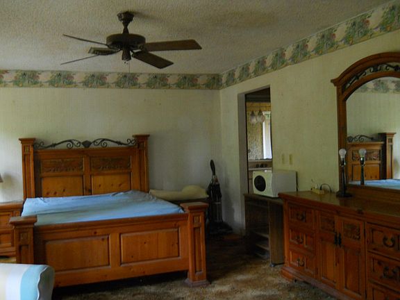 5th image of 3155 Waterside Dr APT C