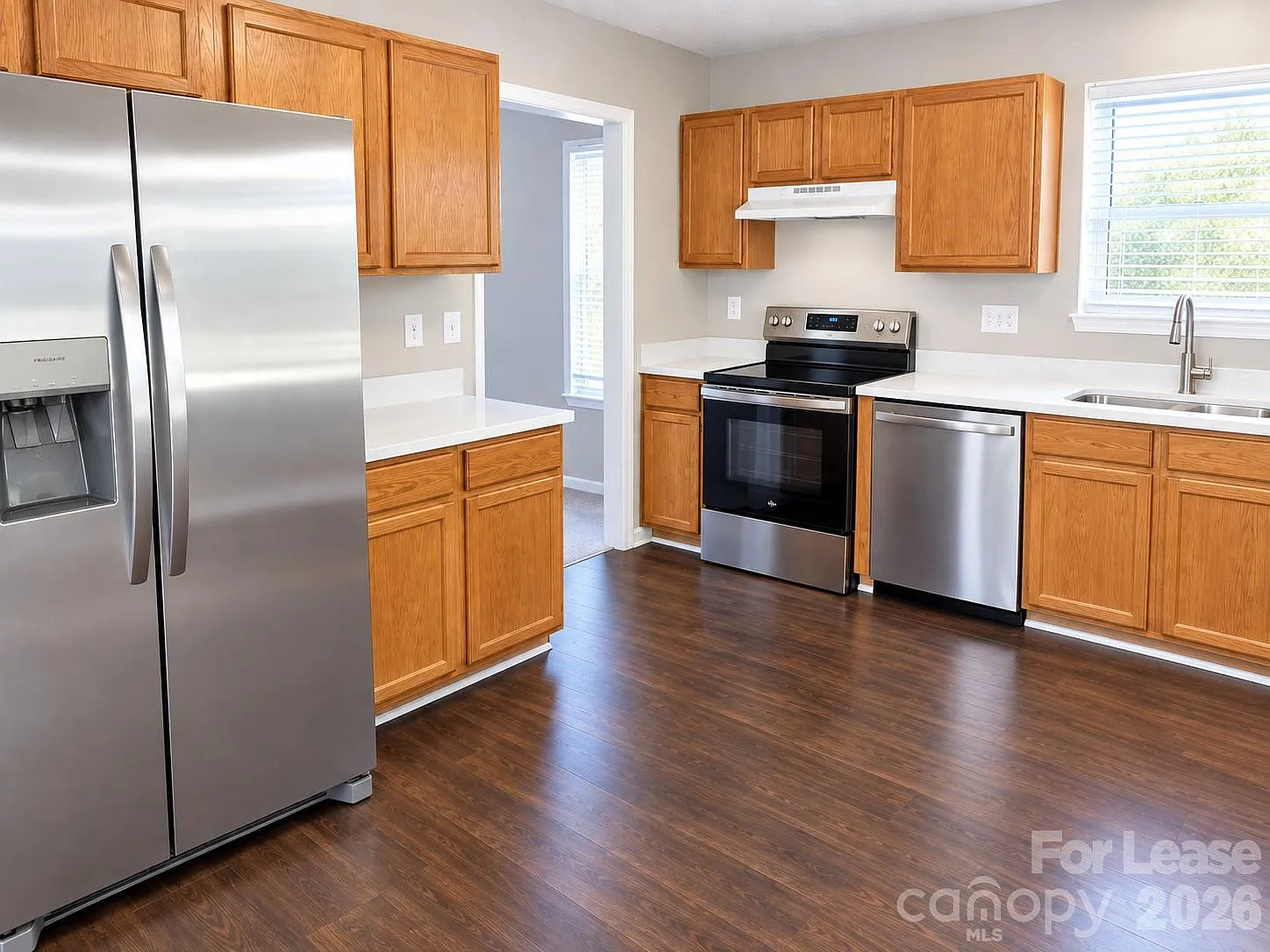 4 bed, 2.5 bath, $2,500 — Photo 2