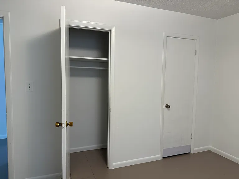 112 N Cox Ave #4 — Photo 17