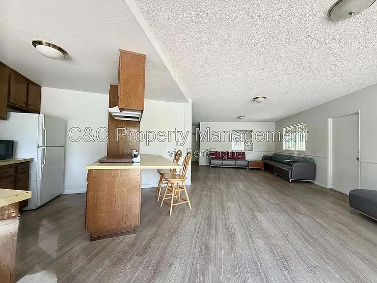 7099 Russan Ln — Photo 7
