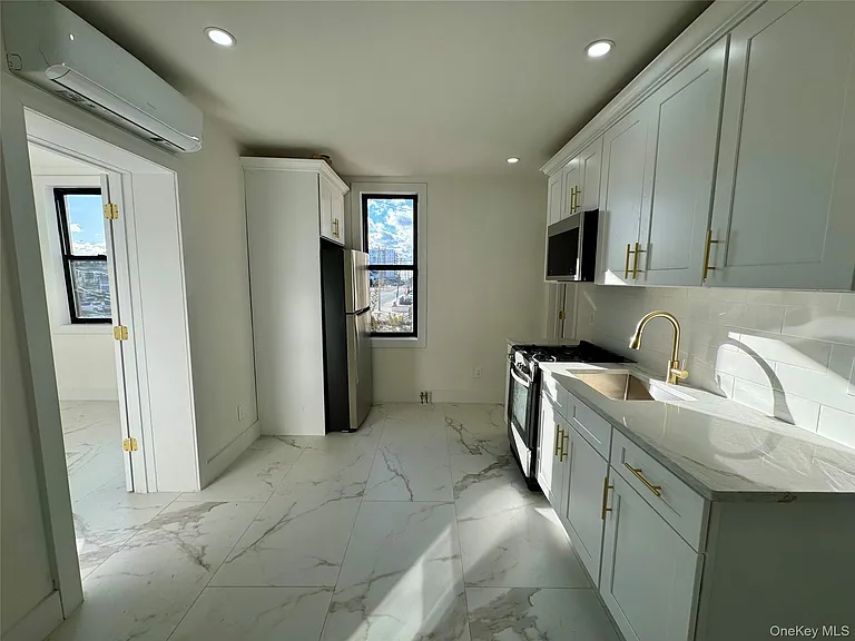 315 Riverside Blvd #1 — Photo 2