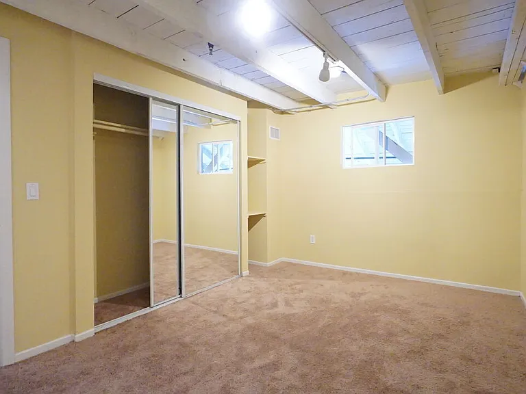 922 W 23rd St #101 — Photo 16