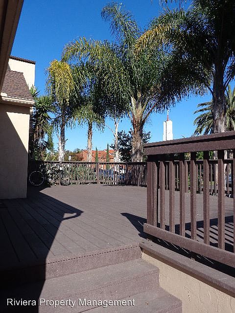 1st image of 962 Chalcedony St