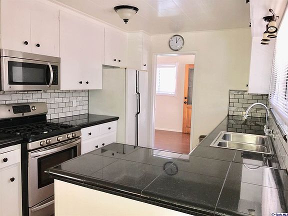 3rd image of 543 Salem St